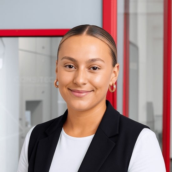 Clara Medina | Junior Account Executive